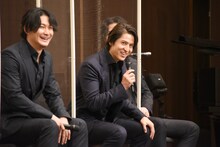 左から小野田龍之介、伊礼彼方、上原理生。