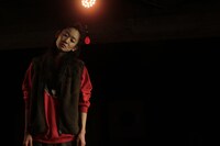 ほろびて「ポロポロ、に」より。（撮影：渡邊綾人）