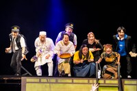 天才劇団バカバッカ vol.22「ヴァンダフルワールド」より。（撮影：圓岡淳）