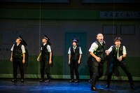 天才劇団バカバッカ vol.22「ヴァンダフルワールド」より。（撮影：圓岡淳）