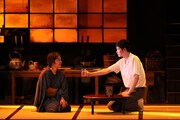 こまつ座「母と暮せば」2021年公演より。(撮影:宮川舞子)