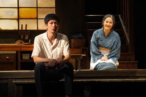 こまつ座「母と暮せば」2021年公演より。(撮影:宮川舞子)
