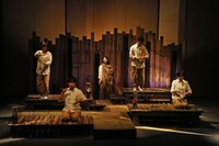 劇団こふく劇場 第16回公演「ロマンス」より。（撮影：税田輝彦）