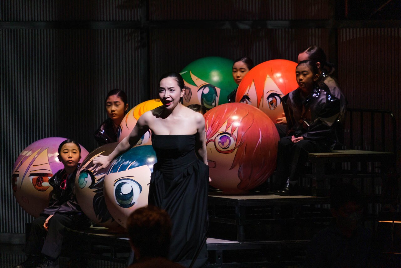 「誇らしさと感謝と安堵を感じています」、岡田利規演出「夕鶴」東京で開幕