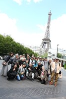 パリ公演時のさいたまゴールド・シアター。（撮影：宮川舞子）