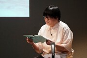 天津 向プロデュース「声優×芸人 朗読劇『WARAI-GOE』」より。