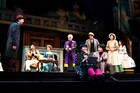鳴かず飛ばずの小説家が“自身の物語”のために奔走!松尾スズキ×藤本有紀「パ・ラパパンパン」開幕