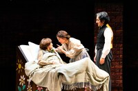 COCOON PRODUCTION 2021＋大人計画「パ・ラパパンパン」より。（撮影：細野晋司）