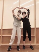 2人でハート！ 仲の良さが伝わる1枚。