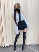 大好きな白でテンションを上げる日。長めの袖が愛らしい。