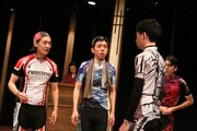 アマヤドリ 20周年記念公演 第1弾「崩れる」より。(撮影:赤坂久美)
