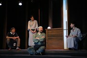 アマヤドリ 20周年記念公演 第1弾「崩れる」より。(撮影:赤坂久美)