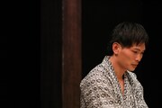 アマヤドリ 20周年記念公演 第1弾「崩れる」より。(撮影:赤坂久美)