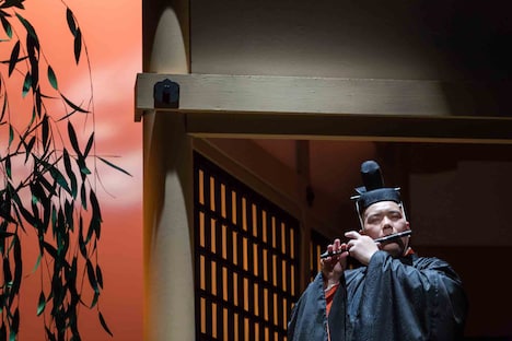 京都劇場プロデュース THE ROB CARLTON KYOTO「藤原HINOMOTO-The Squad Announcement-」より。（撮影：今西徹）