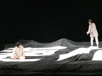 KUNIO10「更地」東京公演舞台稽古の様子。