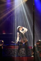 Juliet aria「DustBunnySHOW」より。（撮影：羽田哲也）