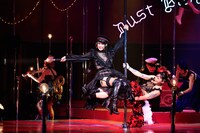 Juliet aria「DustBunnySHOW」より。（撮影：羽田哲也）