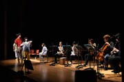 「チェルフィッチュ×藤倉大 with Klangforum Wien 新作音楽劇」ワークインプログレス公演より。（撮影：加藤和也）
