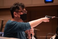 「チェルフィッチュ×藤倉大 with Klangforum Wien 新作音楽劇」ワークインプログレス公演より。（撮影：加藤和也）