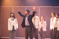 ティーファクトリー「オール・アバウト・Z」より。（撮影：間野真由美）