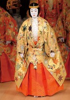 「信濃路紅葉鬼揃」より、坂東玉三郎扮する鬼女。（撮影：福田尚武）