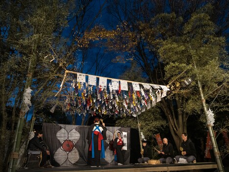 烏丸ストロークロックと祭「祝・祝日」より。（撮影：松原豊）