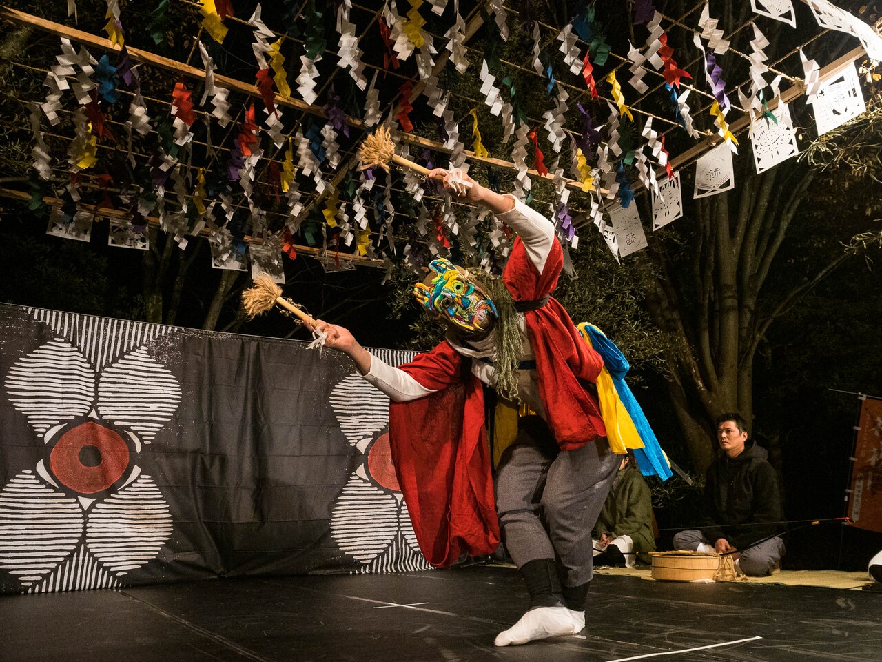 会場は日本庭園、烏丸ストロークロックと祭「祝・祝日」初の野外公演が三重で開幕