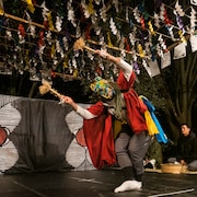 会場は日本庭園、烏丸ストロークロックと祭「祝・祝日」初の野外公演が三重で開幕