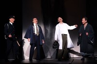 明治座 2021年11月公演「本日も休診」より。