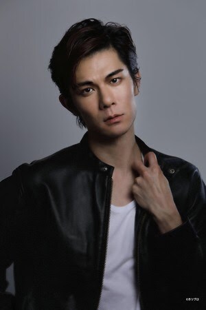 ミッキー役を演じる柿澤勇人のイメージビジュアル。