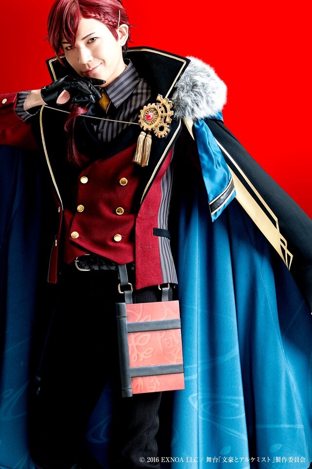 平野良扮する太宰治。