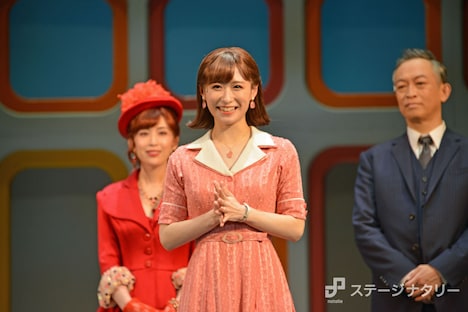 唯月ふうか(中央)