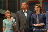 左から林愛夏、ブラザートム、春野寿美礼。