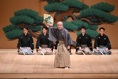 「第34回 としま能の会」より「海老救川」。（撮影：新宮夕海）