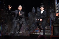 左から市川海老蔵、西野亮廣。