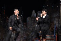 左から市川海老蔵、西野亮廣。