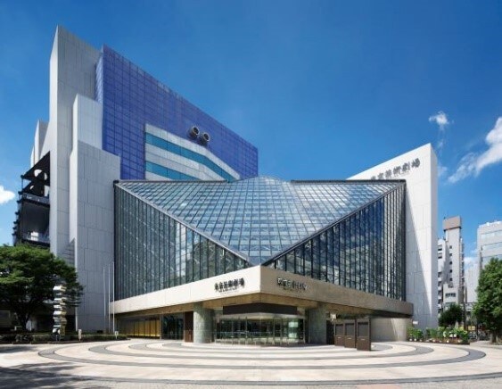 東京芸術劇場の“新春スペシャルツアー”、舞台セットの仕込みを見学