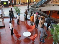 東京芸術劇場 劇場ツアーの様子。