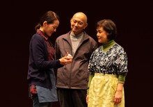 燐光群「シアトルのフクシマ・サケ（仮）」より。（撮影：姫田蘭）