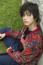 「高橋健介 1st 写真集 モライモノ」（KADOKAWA）より。