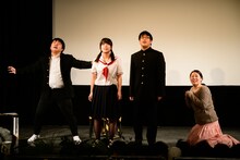 劇団「地蔵中毒」コント公演 地蔵中毒のコント菩薩vol.1「立ち漕ぎマリリン・モンロー」より。（撮影：塚田史香）