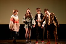 劇団「地蔵中毒」コント公演 地蔵中毒のコント菩薩vol.1「立ち漕ぎマリリン・モンロー」より。（撮影：塚田史香）