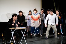 劇団「地蔵中毒」コント公演 地蔵中毒のコント菩薩vol.1「立ち漕ぎマリリン・モンロー」より。（撮影：塚田史香）