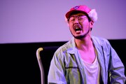 劇団「地蔵中毒」コント公演 地蔵中毒のコント菩薩vol.1「立ち漕ぎマリリン・モンロー」より。（撮影：塚田史香）