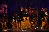 花組芝居「シャンソマニアII～葵～」より。（撮影：宮内勝）