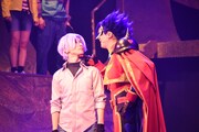 「SK∞ エスケーエイト The Stage」より、「第1部:The First Part~熱い夜のはじまり~」の様子。