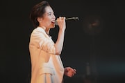 「SEINA SAGIRI 20th ANNIVERSARY CONCERT“SOMEWHERE” 早霧せいな20周年アニバーサリーコンサート」より。
