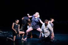 伊藤郁女（Compagnie Hime）「あなたへ」より。（撮影：菅原康太）