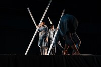 OrganWorks「ひび割れの鼓動 ‐hidden world code-」より。（Photo by Hajime Kato）