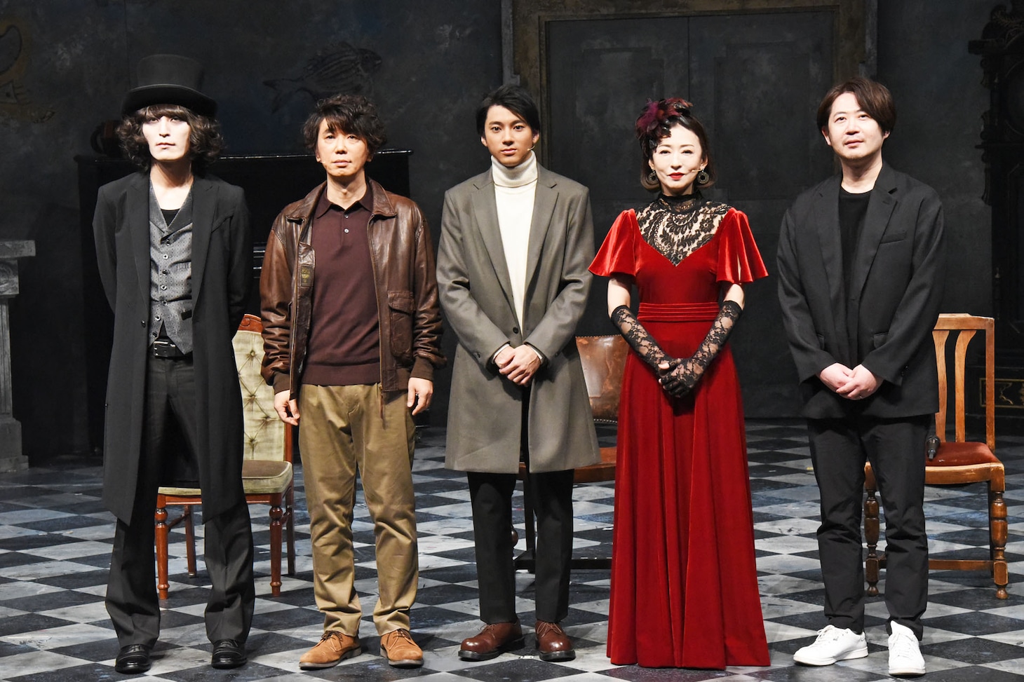 左から志磨遼平、ユースケ・サンタマリア、山田裕貴、松雪泰子、眞鍋卓嗣。